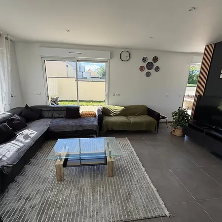 Spacious 4-bedroom House Near Pegasus Bridge & Caen *
